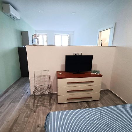 Appartamento Bilocale Fronte Mare Giardini Naxos Esterno foto