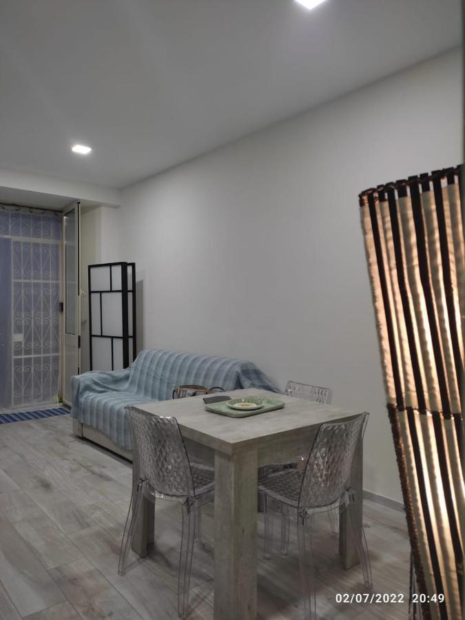 Appartamento Bilocale Fronte Mare Giardini Naxos Esterno foto